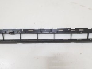 Audi A4 kratka zderzaka środkowa 8W0807683