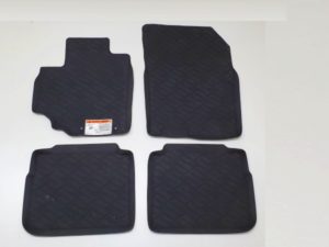 Suzuki SX4 dywaniki gumowe oryginalne