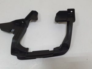 GLA W156 UCHWYT ŚLIZG TYŁ ZDERZAKA