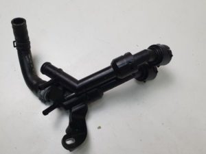 Audi A4 A5 rurka wody 04L122157AC