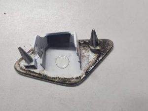 Zaślepka spryskiwacza lampy prawa Seat Leon III 5F0807754