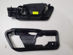VW Tiguan klamka wewnętrzna prawa przód 5N2837114