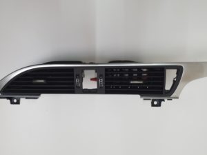 Audi A7 kratka nawiewu 4G1820951
