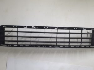 Vw Golf 7 R kratka zderzaka środkowa 5G0853677F