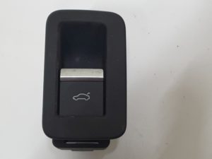 Audi A4 przycisk otwierania klapy 4M0959831A
