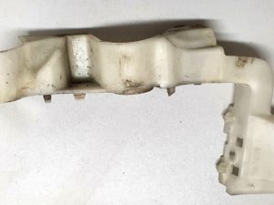 Audi A4 B8 ślizg zderzaka prawy przód 8W0807284