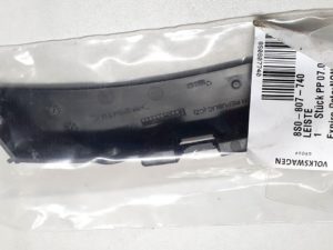 Audi TT 8S ślizg mocowanie zderzaka 8S0807740