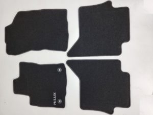 Toyota Hilux dywaniki welurowe PW210-0K002