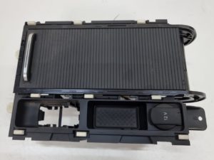 Vw Passat B8 uchwyt na napoje 3G0862531A
