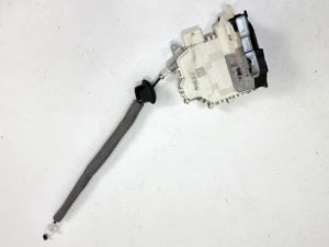 Audi A6 A7 zamek drzwi prawy przód 8J1837016E