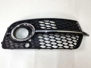 Audi Q5 s-line kratka zderzaka prawa 8R0807682N