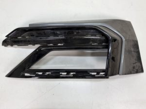 Vw Tiguan r-line kratka zderzaka przód 5NA853666E