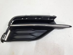 Vw Golf 7 r-line kratka zderzaka prawa 5G0853666Q