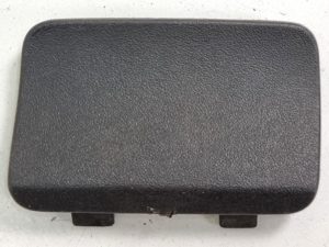 Audi Q3 8U zaślepka zderzaka prawy tył 8U0807442