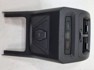 Vw Touran 5T kratka tunelu 5TA864298E 5TA819203