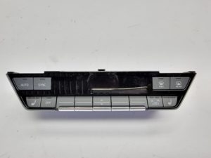 Audi A3 panel klimatyzacji 8Y0820043A