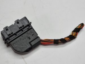 Vw Audi Seat Skoda wtyczka kostka 8K0972701