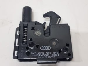 Audi A3 8Y zamek maski 8Y0823509