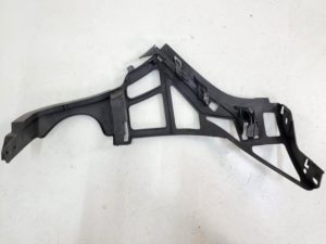 VW Golf V Plus ślizg zderzaka prawy tył 5M0807378E