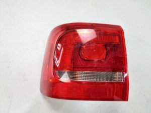 Touran lampa tylna  lewa 1T0945095R