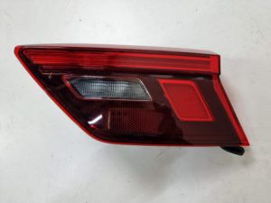 VW Tiguan lampa w klapę prawa 5NA945094G