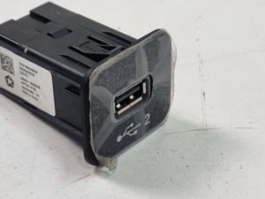 Jeep port USB 7CD16DX9AA