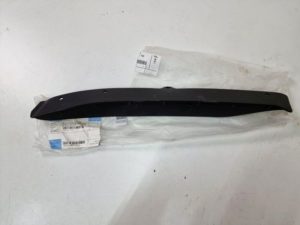 BMW uszczelka nadkola lewa 8040103
