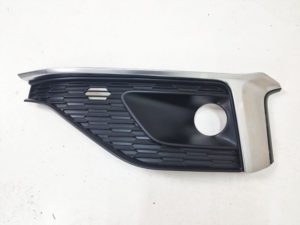 Audi A5 kratka zderzaka prawa 8W6807682S