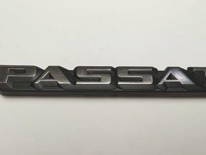 Vw passat emblemat znaczek 327853687Q