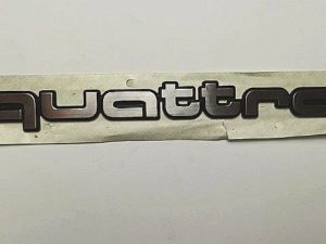 Audi A20Q quattro emblemat znaczek 447853737
