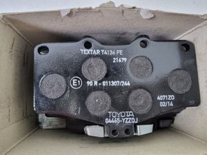 Toyota Land Cruiser Hillux klocki przód 04465-YZZDJ