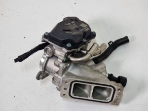 Audi vw  przepustnica 04L128063P