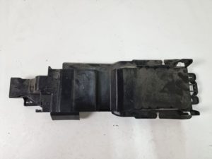 Audi A4 A5 mocowanie lewarka 8W0863051