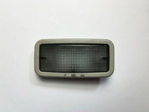 VW T5 T6 Caddy lampka podsufitki 7E0947105C