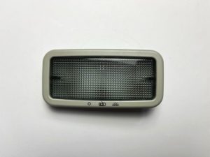 VW T5 T6 Caddy lampka podsufitki 7E0947105E