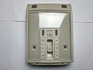 VW Passat B8 lampka podsufitki 3G0947105B