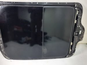 Audi Q3 szyberdach 8U0877041B