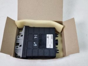 Vw golf 3 komputer silnika 037906025A