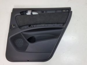 Audi Q7 tapicerka drzwi prawy tył 4L0867304B