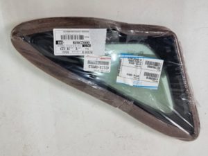 Toyota Verso szyba karoseryjna prawa przód