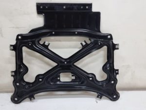 Audi Q7 Touareg wzmocnienie wózka 4M1399345C