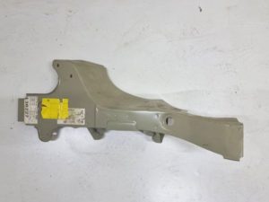 VW Touran jetta fartuch podłużnica 1k0804105c
