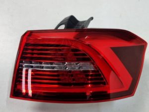 Passat B8 kombi lampa prawa tył 3G9945208