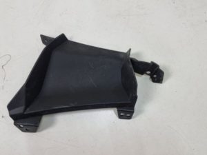 Audi A4 kierownica powietrza lewa 8W0121763M