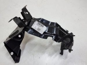 Audi Q8 wspornik podpora 4M8821132C