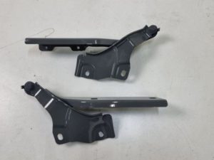 Audi Q2 zawiasy maski 81A823301D 302D
