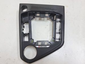 Vw Tiguan ramka mieszka 5NN863245