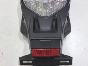 Suzuki B-KING lampa tył mocowanie tablicy