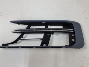 Audi A8 kratka zderzaka lewa 4N0807679B