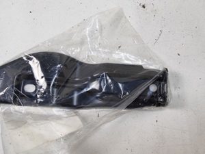 Tiguan wspornik pasa prawy tył 5NA813746
